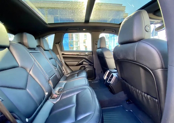 Porsche Cayenne cena 125000 przebieg: 69000, rok produkcji 2015 z Swarzędz małe 67
